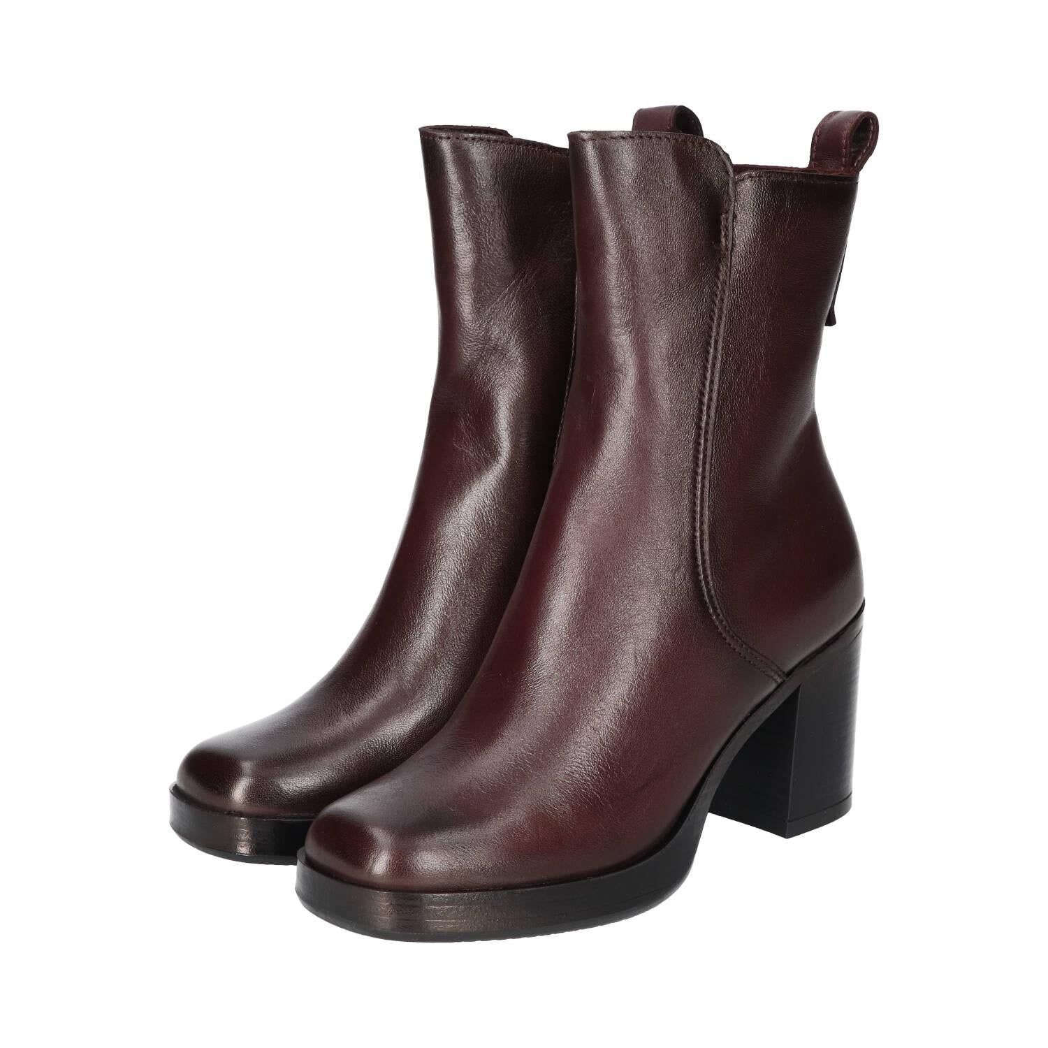 Booties, Bordeaux