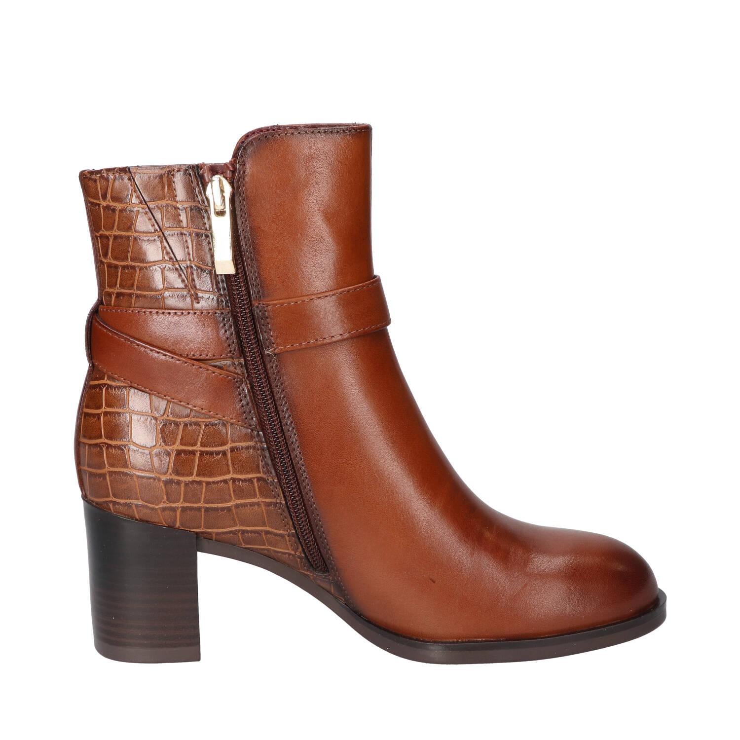 Booties, Cognac
