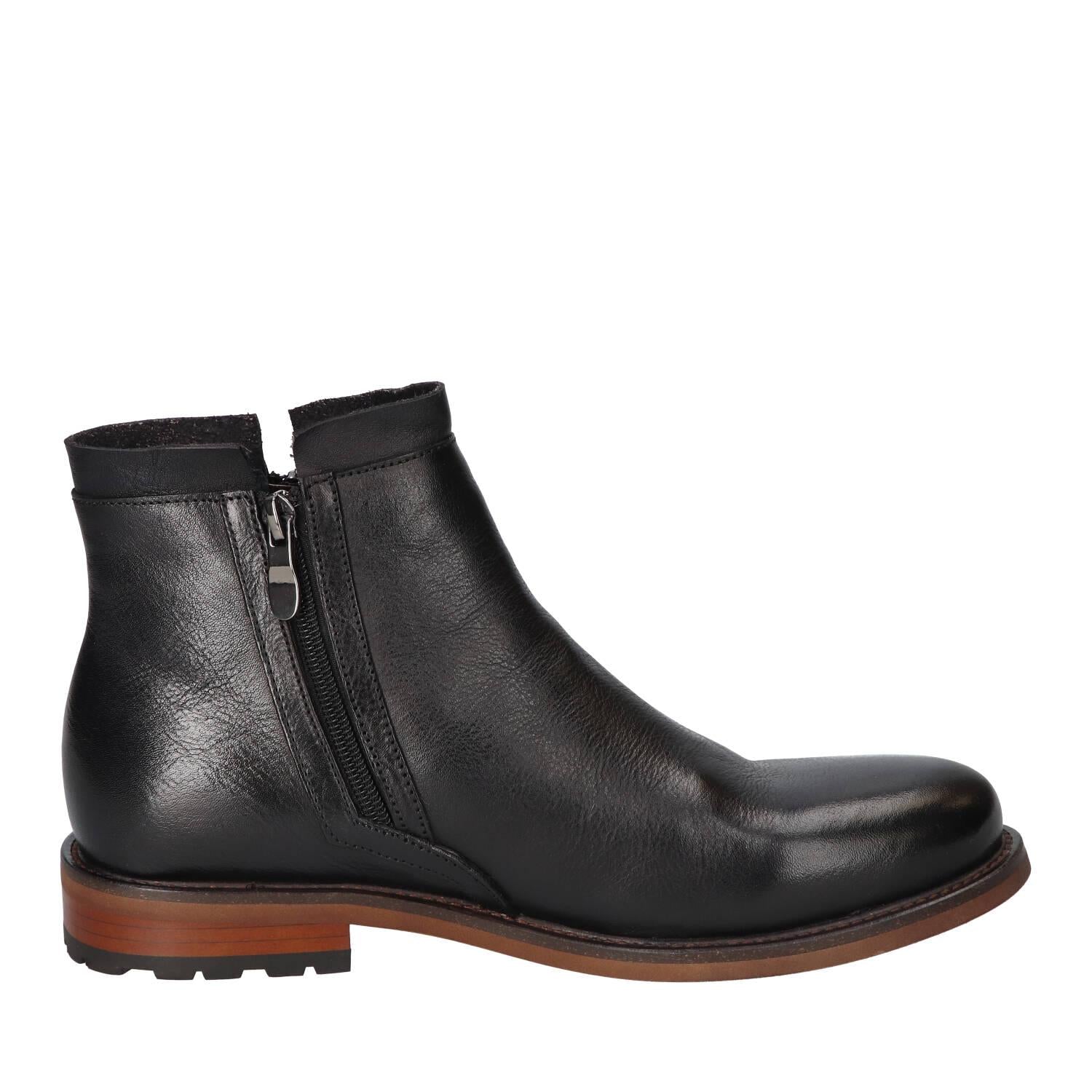 Boots, Zwart