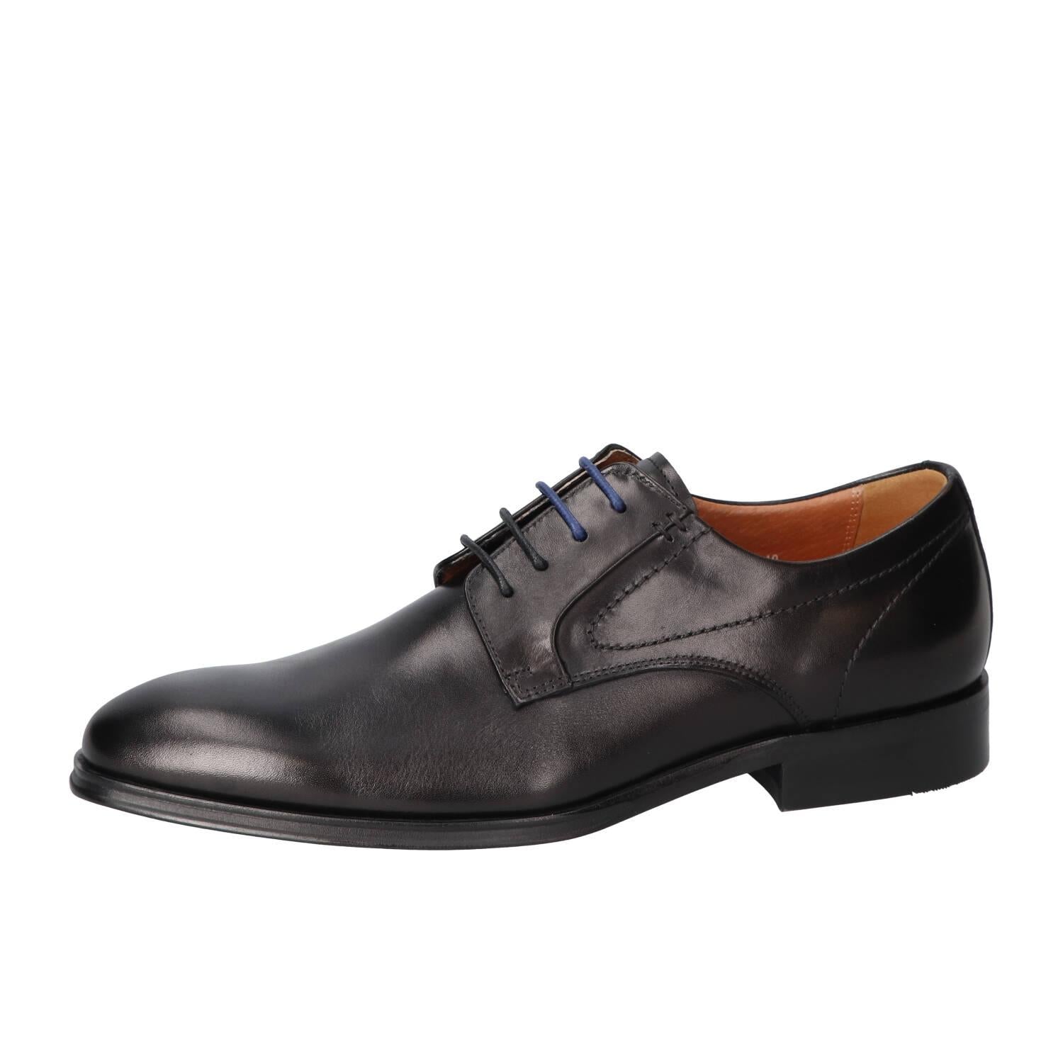 Veterschoenen, Zwart