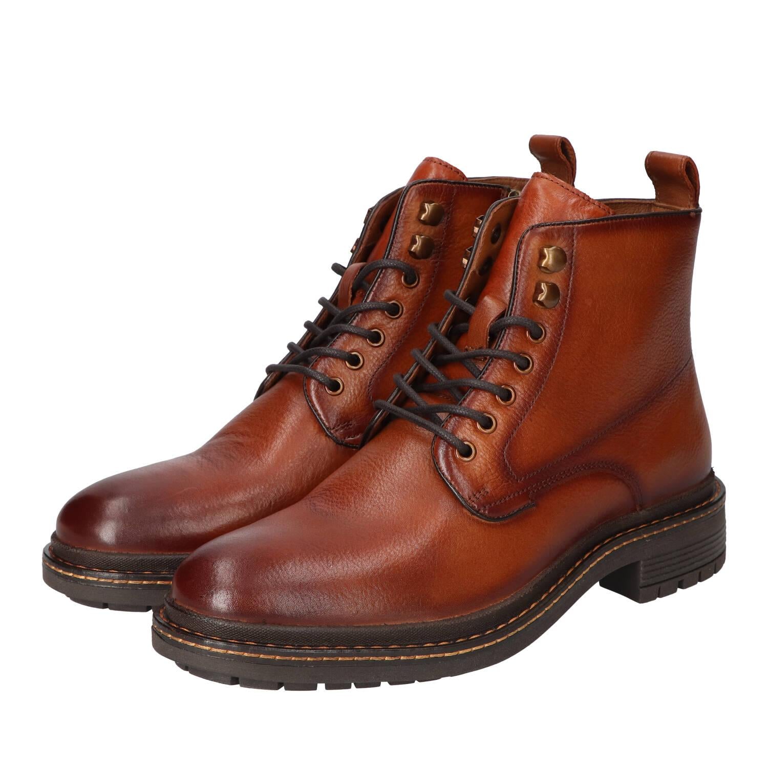 Boots, Cognac