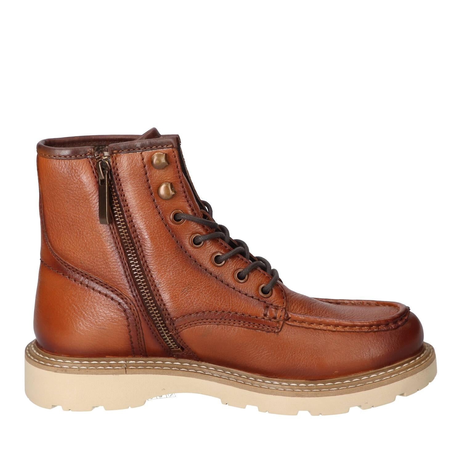 Boots, Cognac