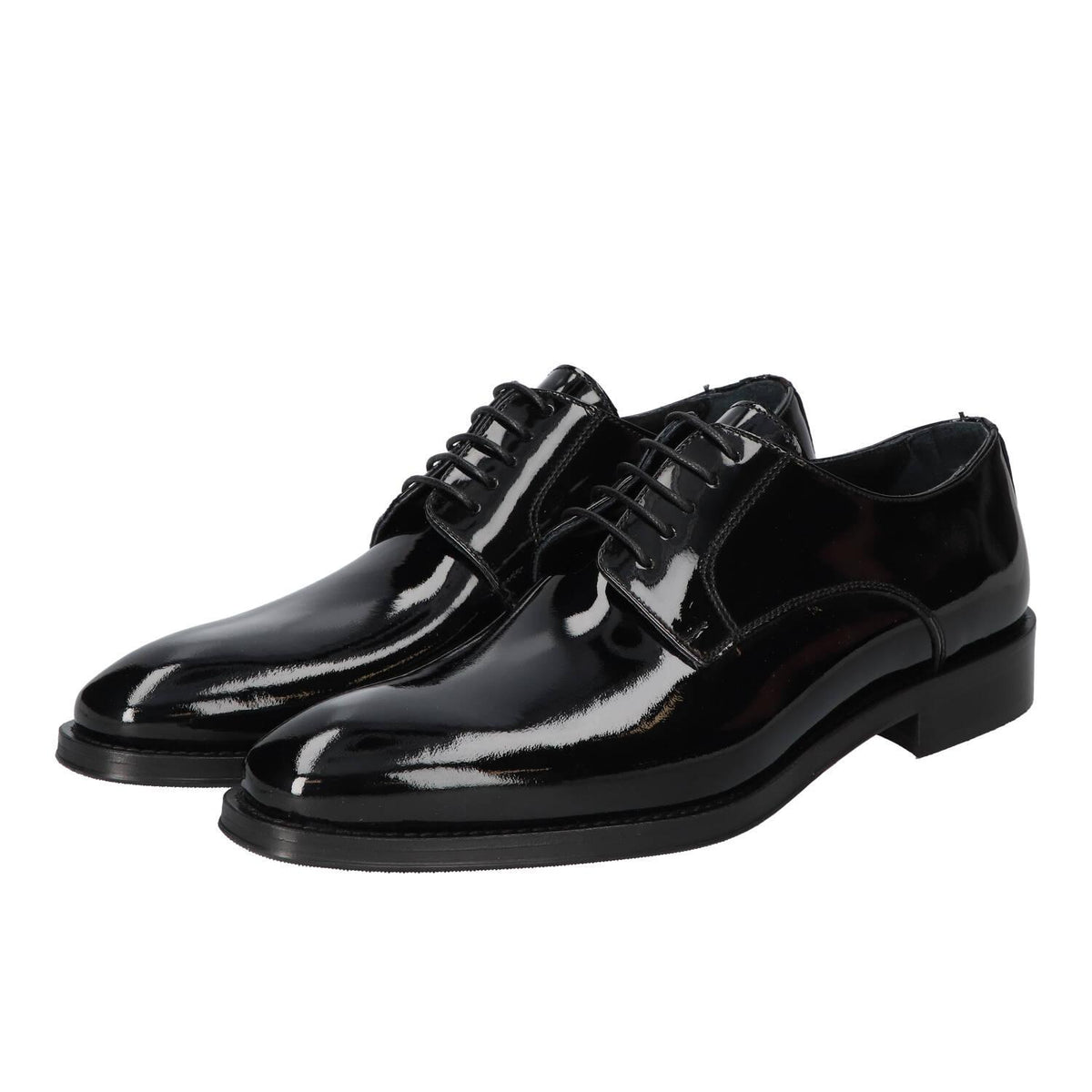 Veterschoenen, Zwart