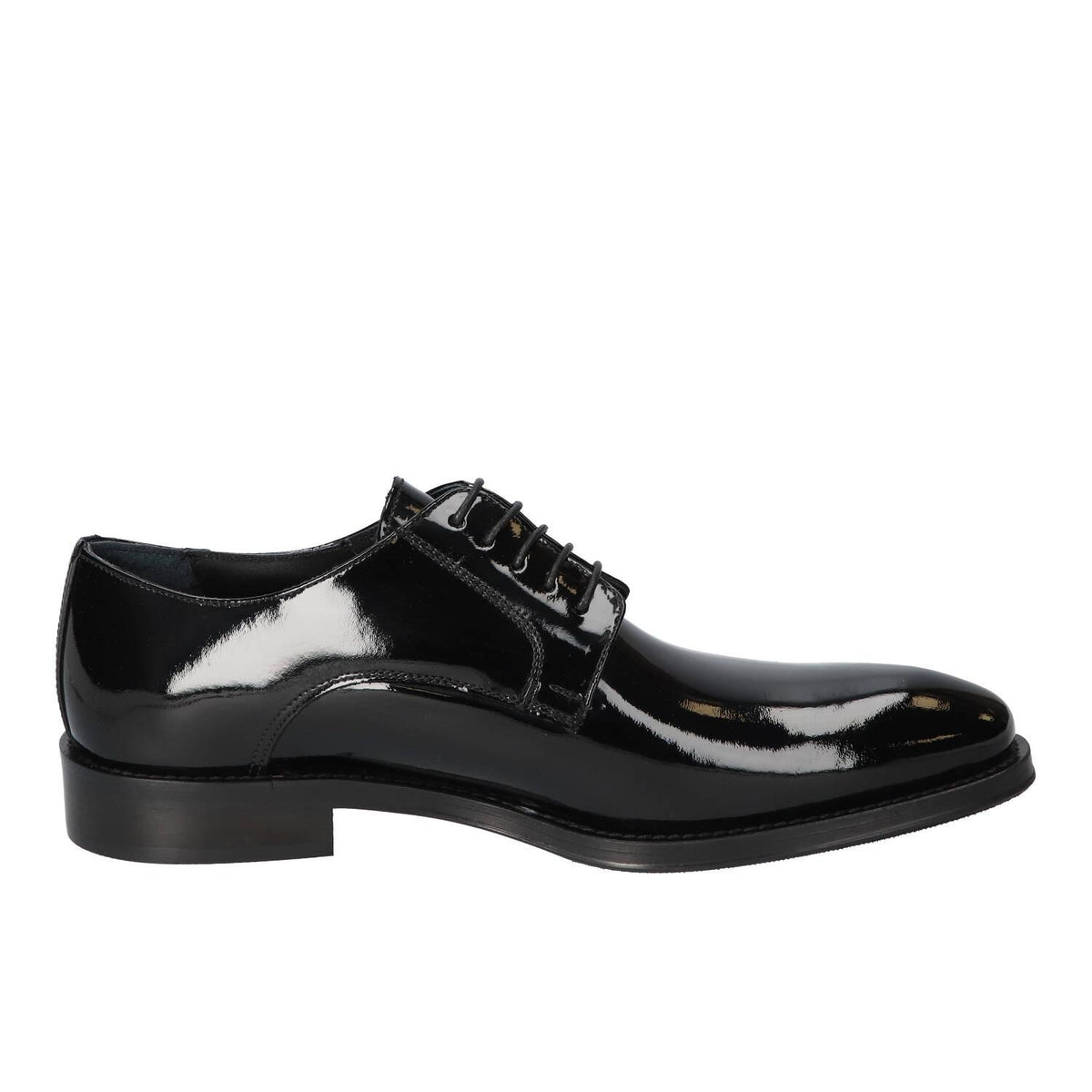 Veterschoenen, Zwart