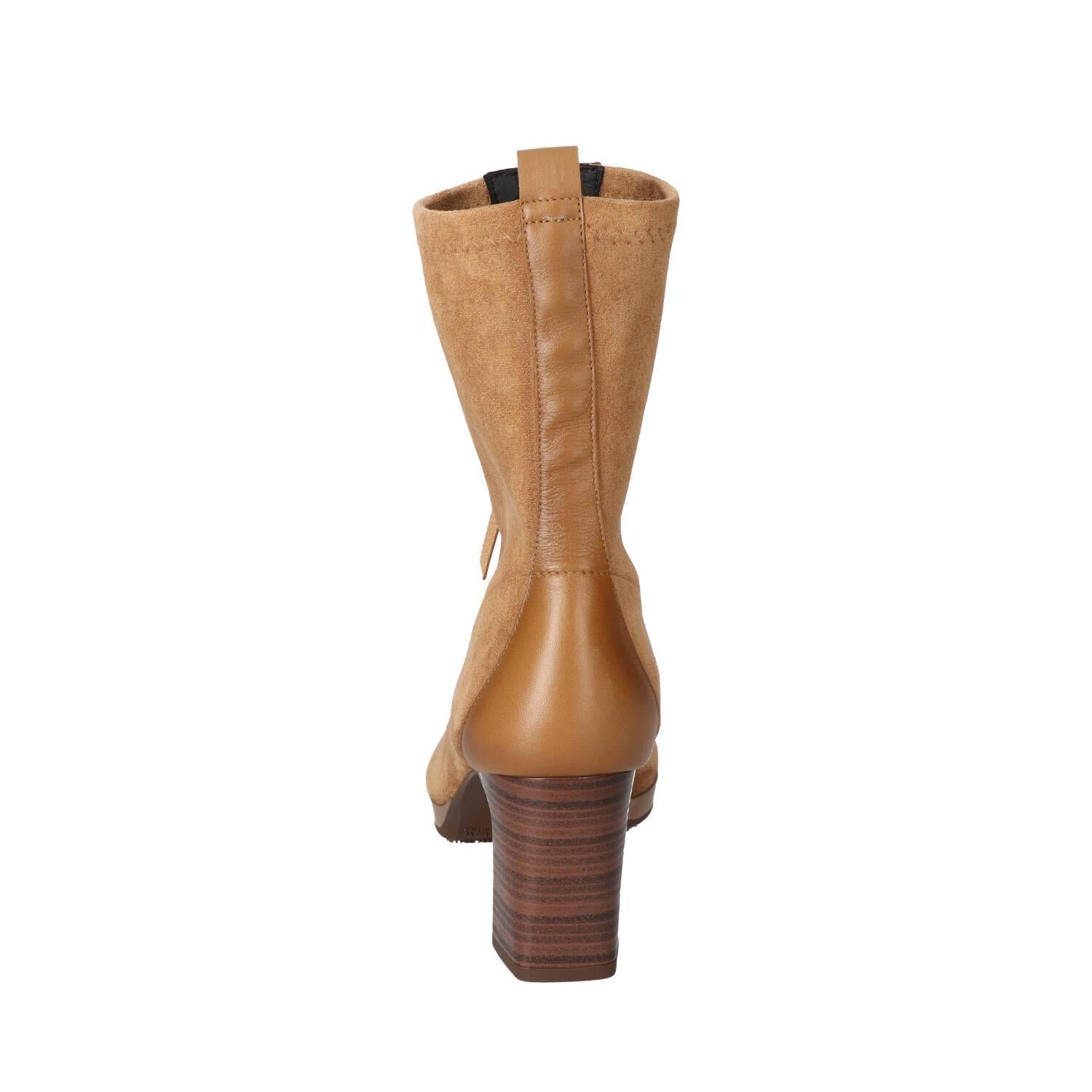 Booties, Cognac