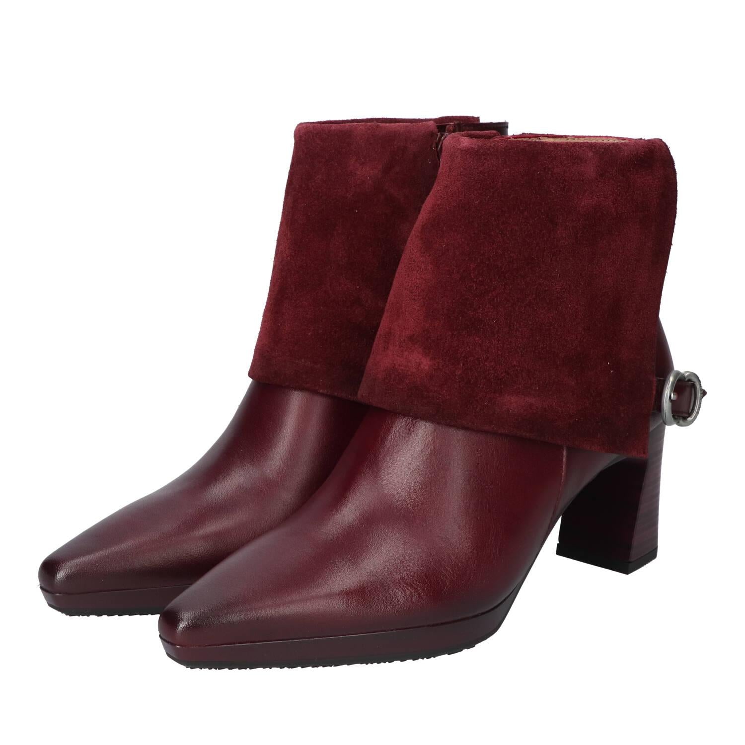 Booties, Bordeaux