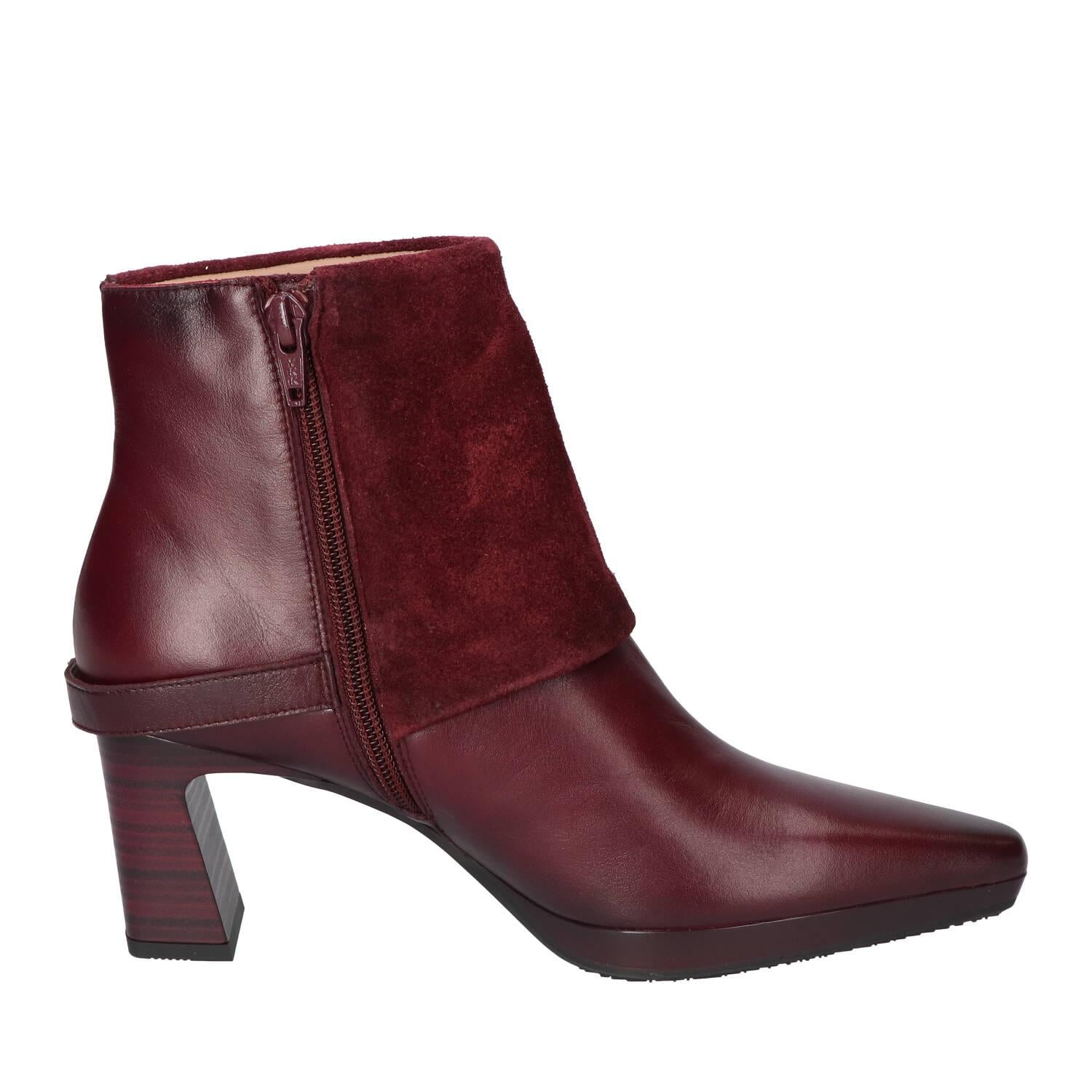 Booties, Bordeaux