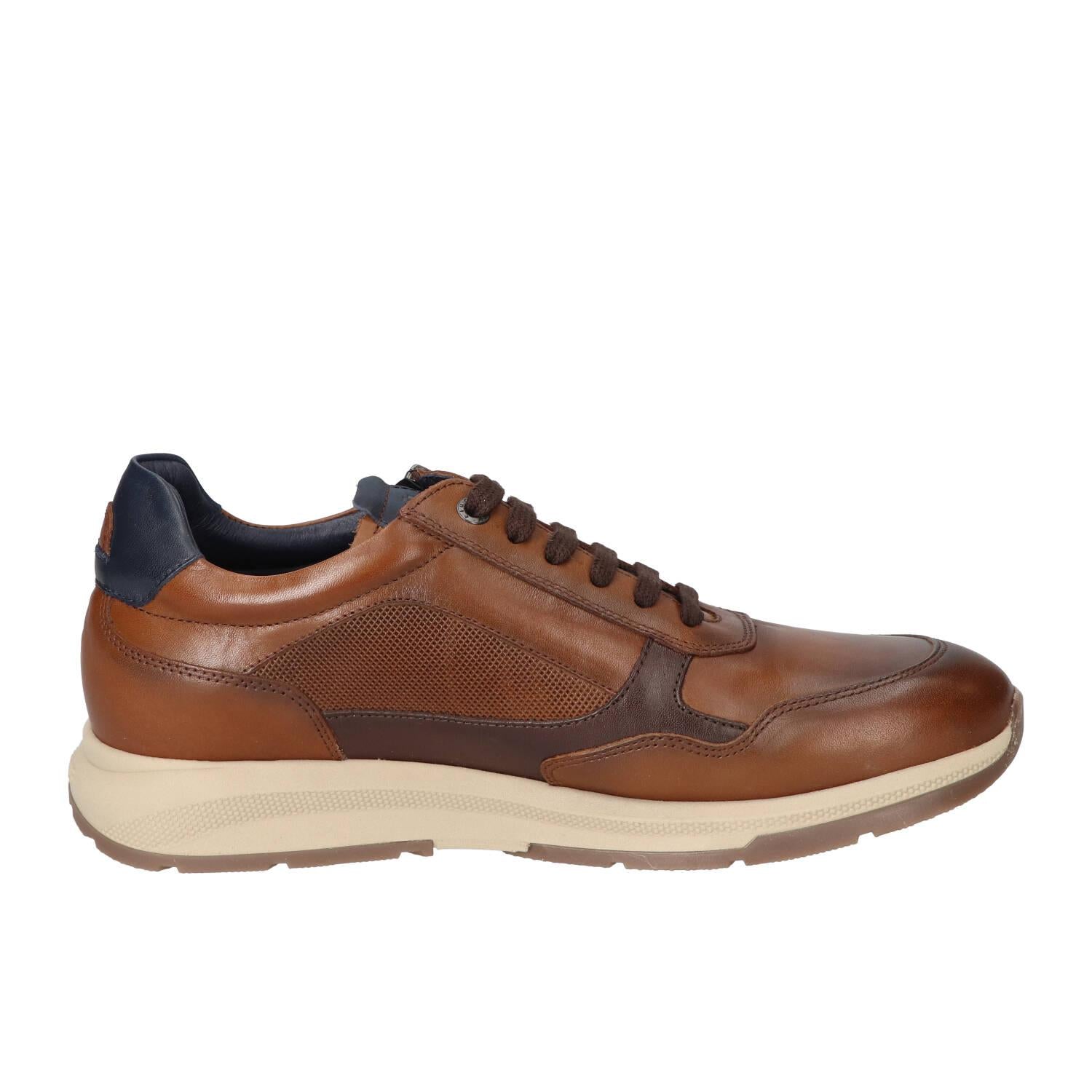 Sneakers, Cognac
