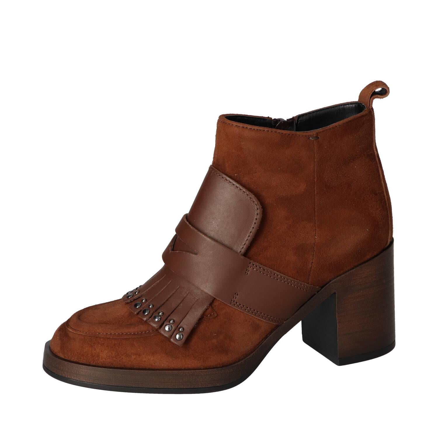 Booties, Cognac