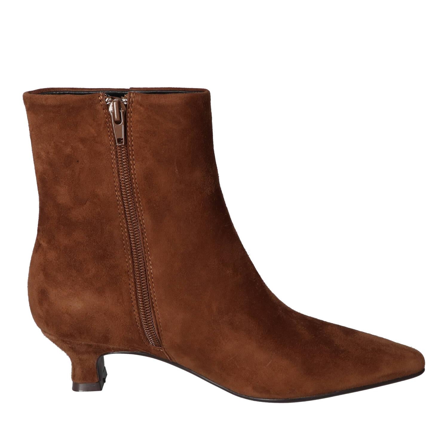 Booties, Cognac
