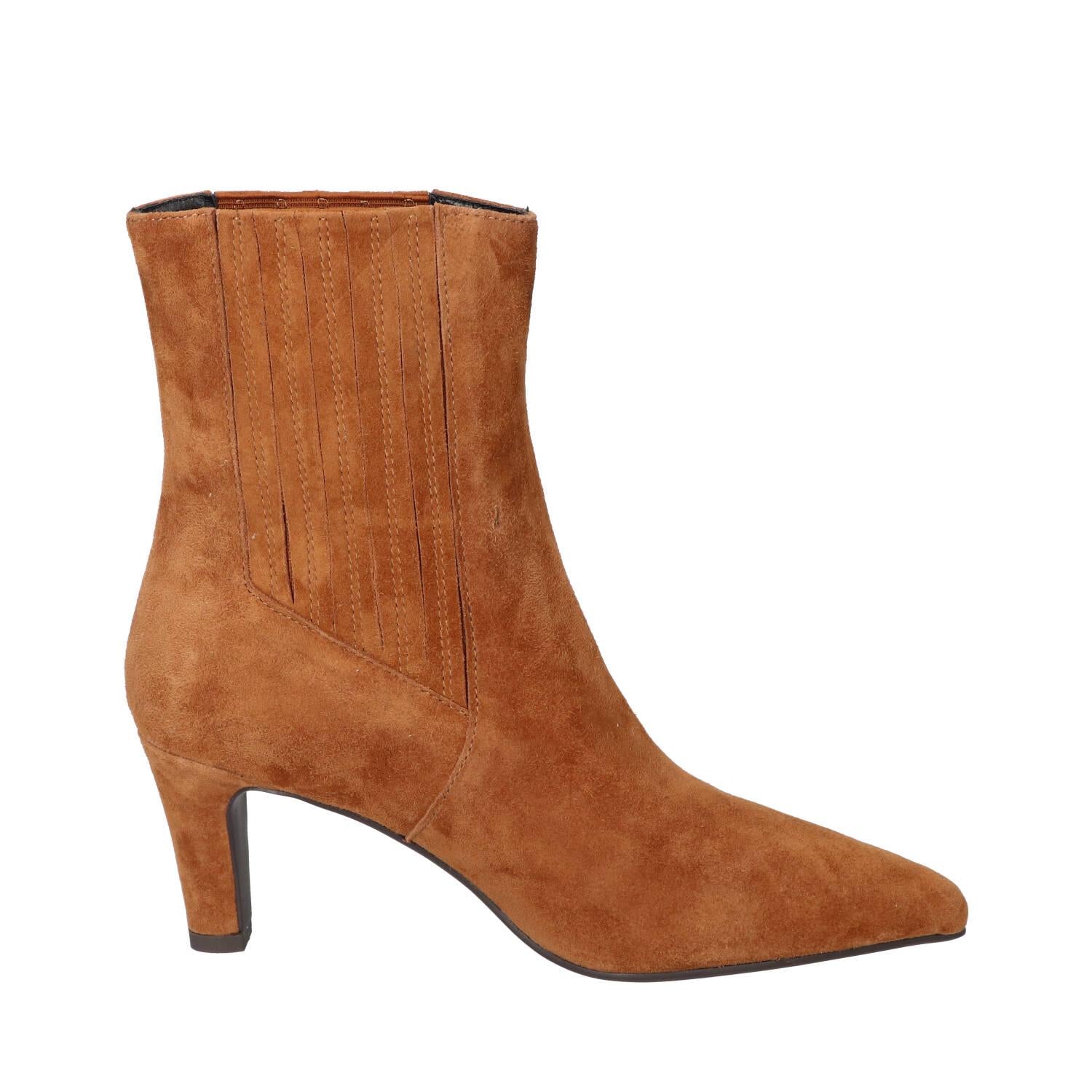 Booties, Cognac