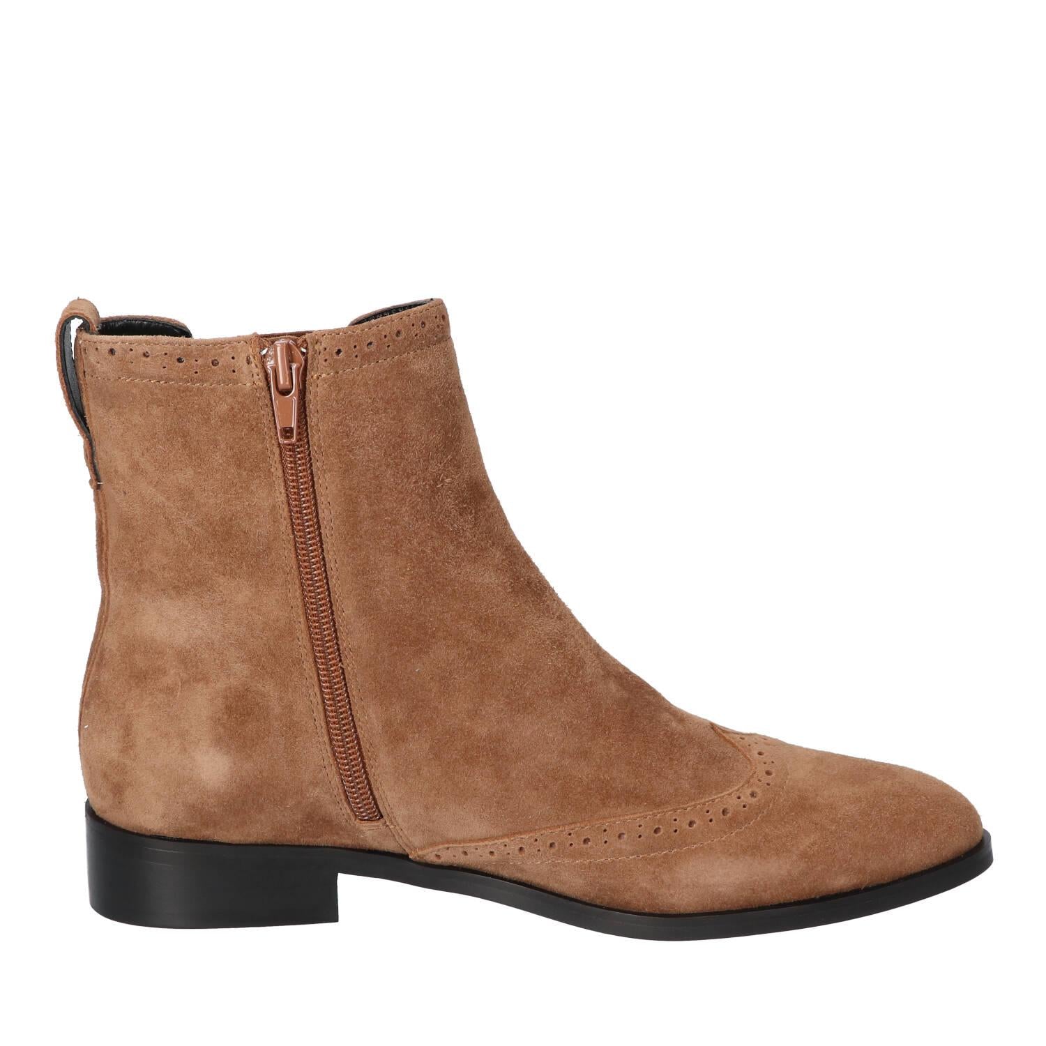 Booties, Cognac