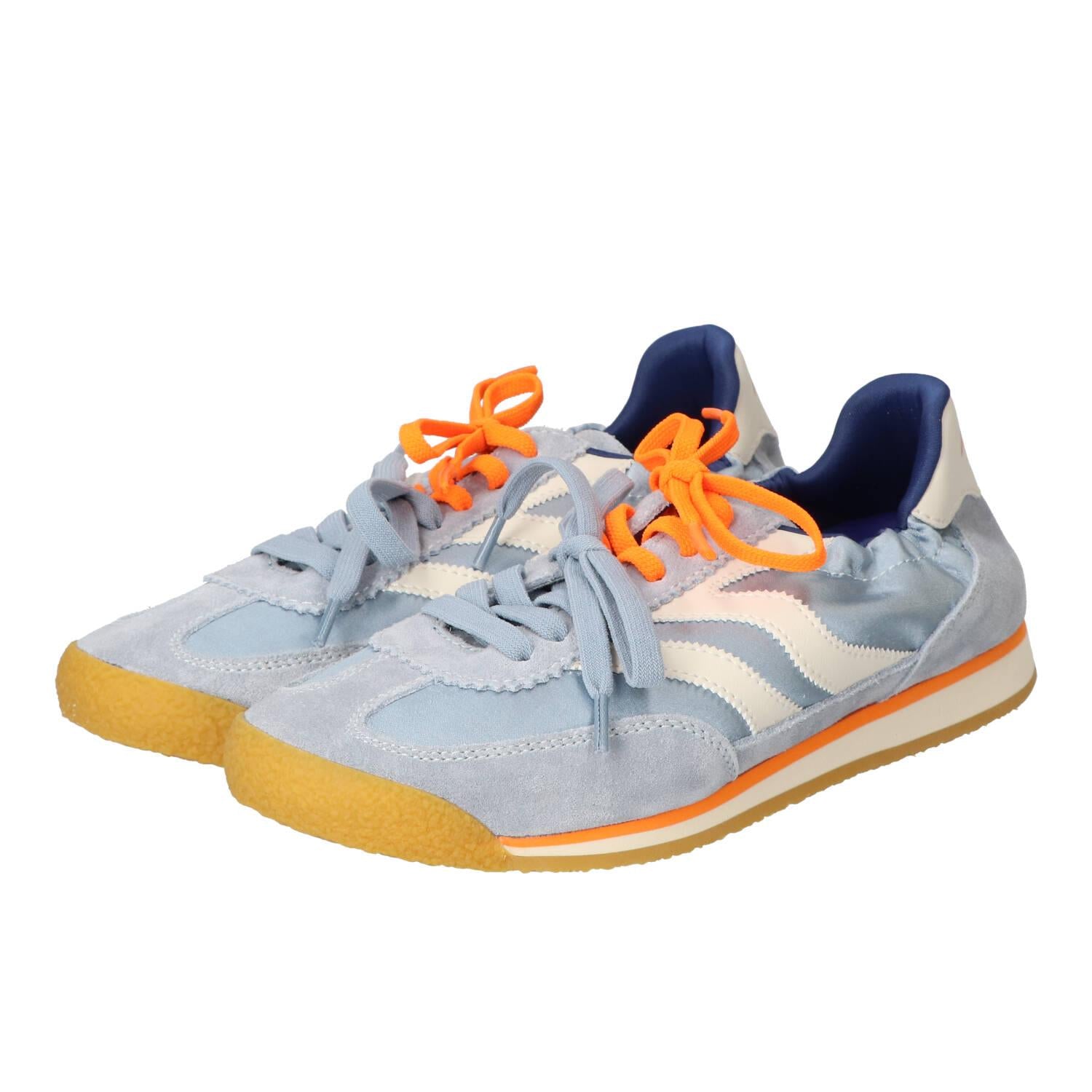 Sneakers, Lichtblauw