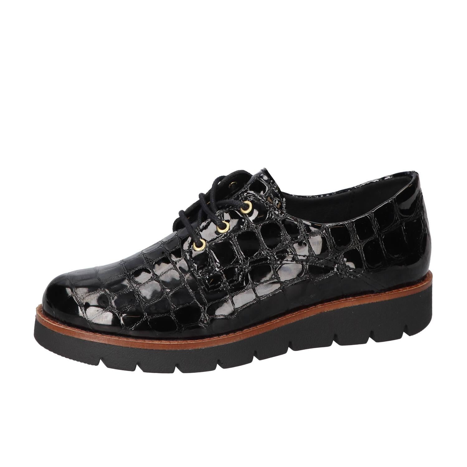Veterschoenen, Zwart