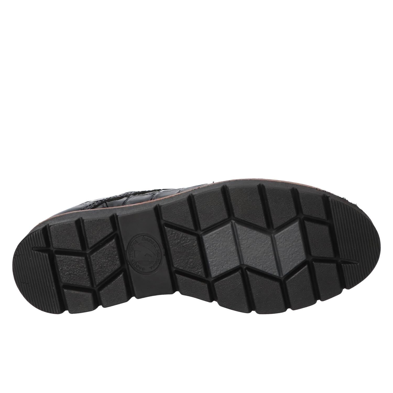 Veterschoenen, Zwart