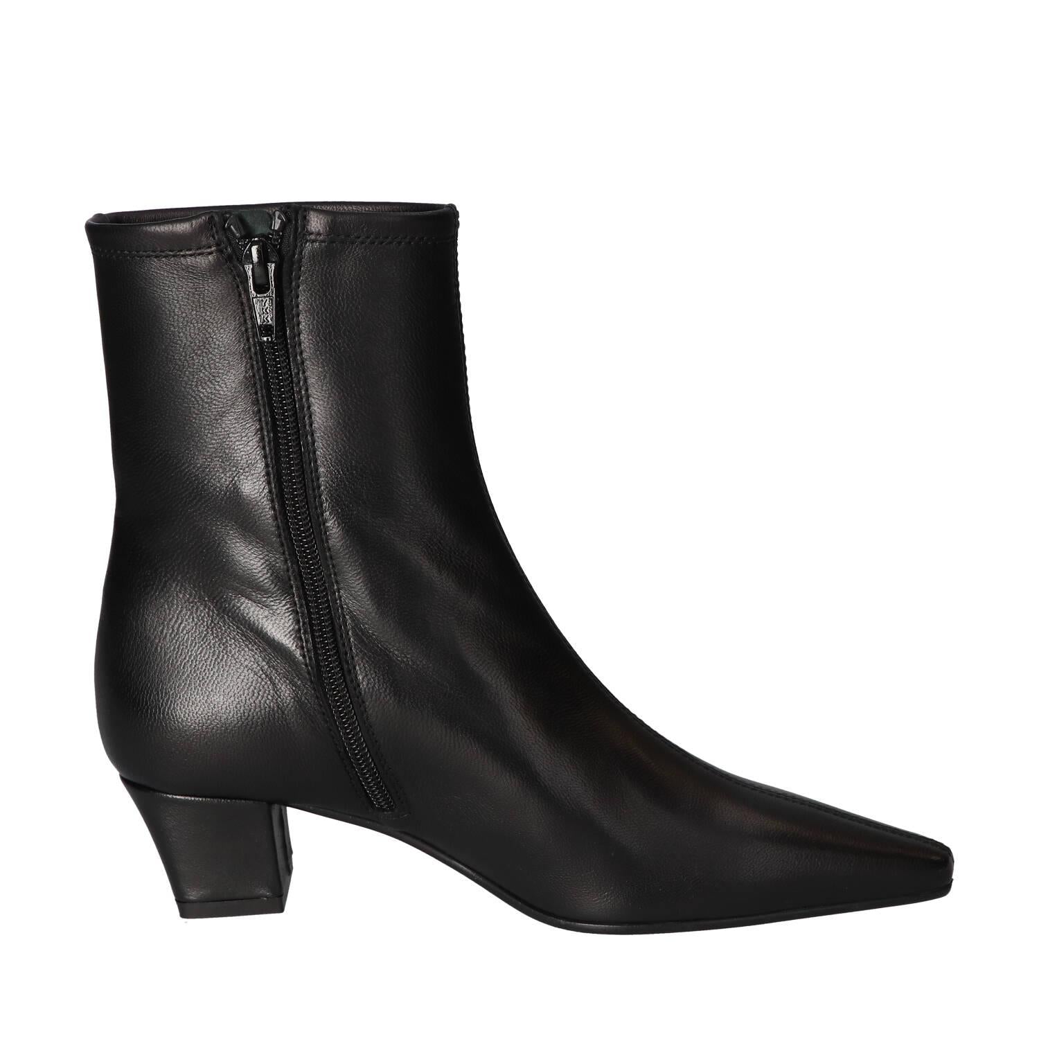 Booties, Zwart