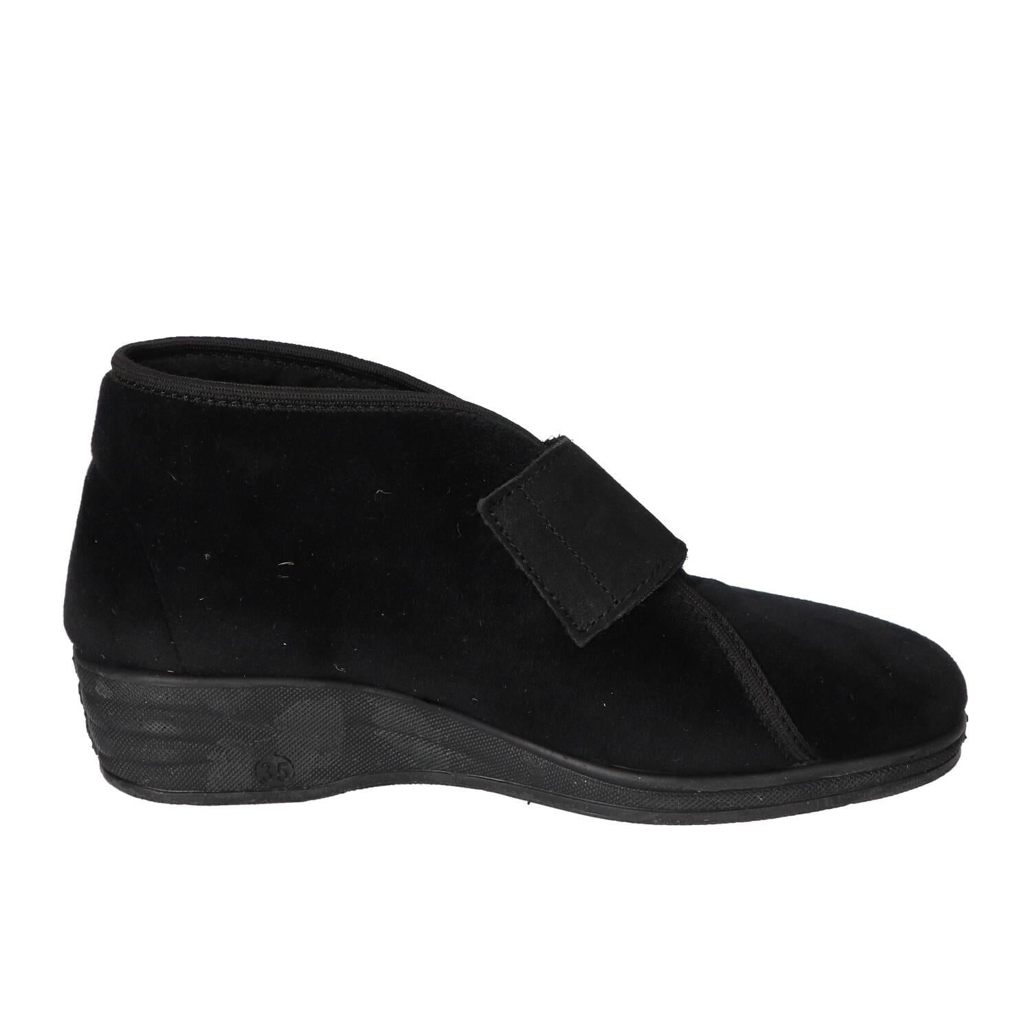 Pantoffels, Zwart