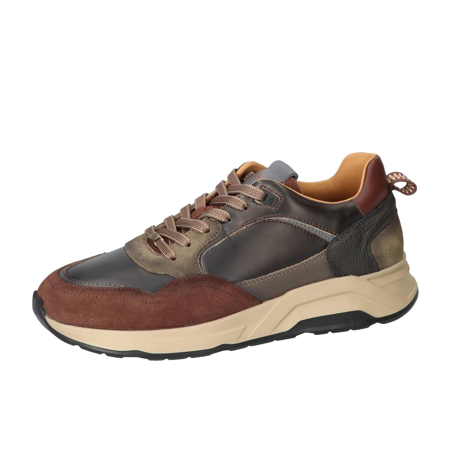 Sneakers, Donkerbruin