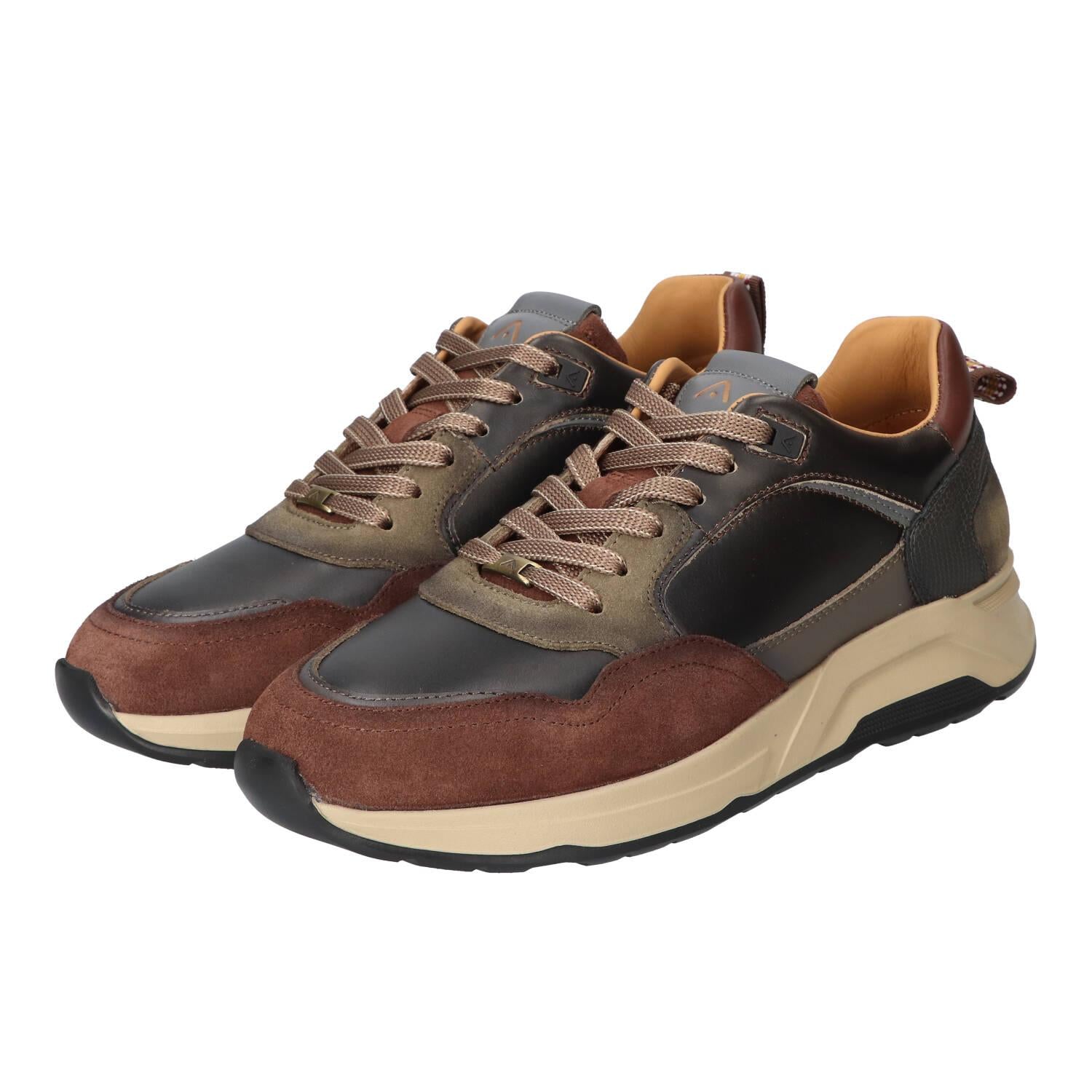 Sneakers, Donkerbruin