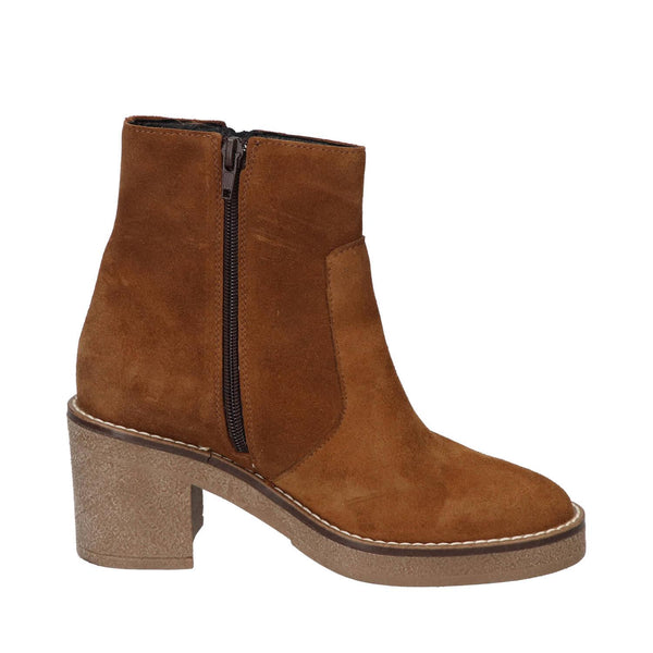 Booties, Cognac