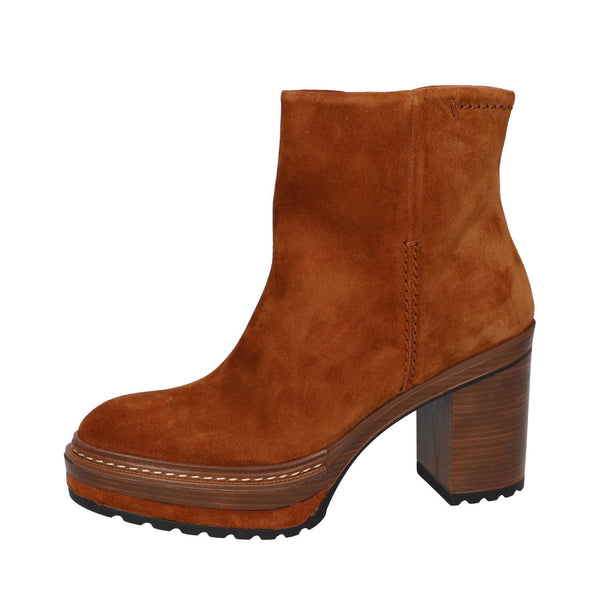 Booties, Cognac