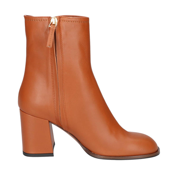 Booties, Cognac