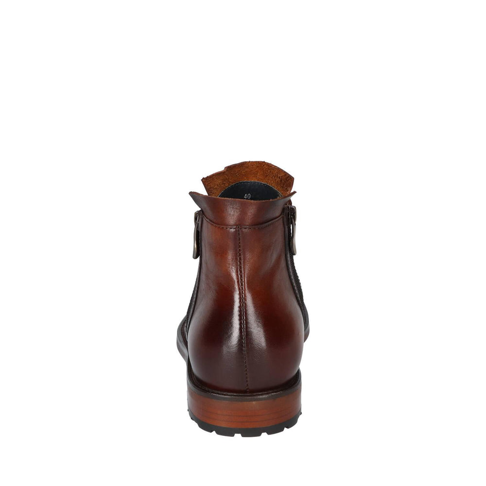 Boots, Cognac