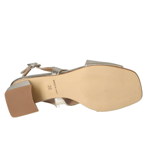 Sandalen, Goud