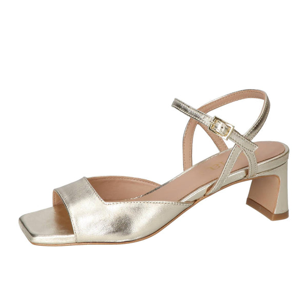 Sandalen, Goud