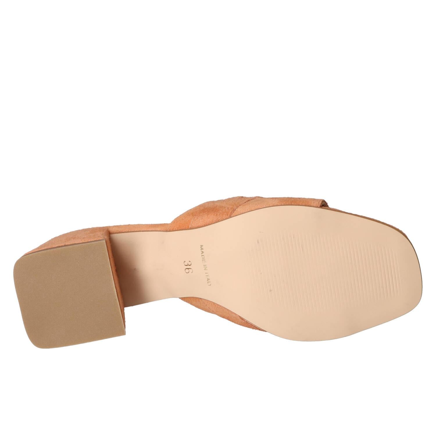 Mules, Orange