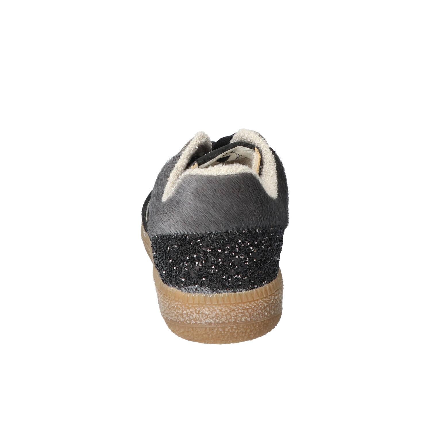 Sneakers, Zwart