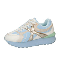 Baskets, bleu clair