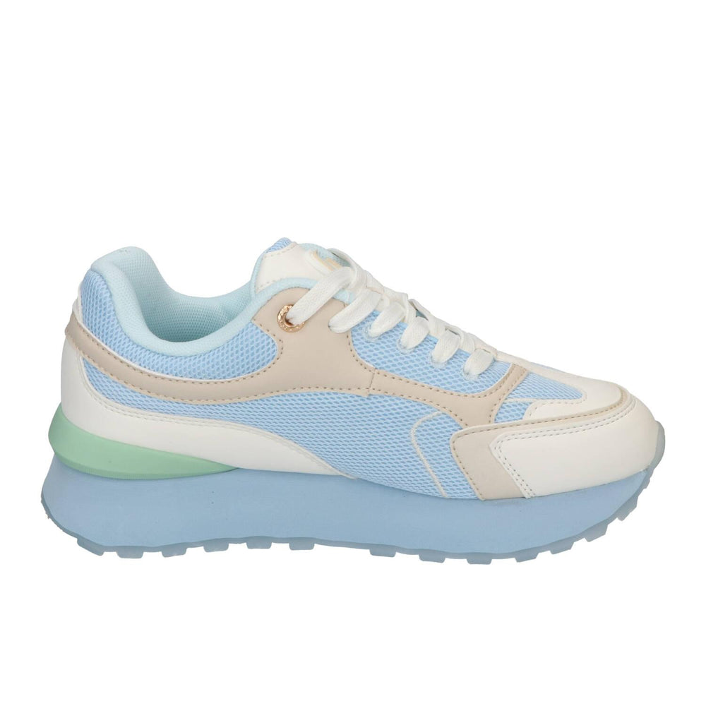 Baskets, bleu clair