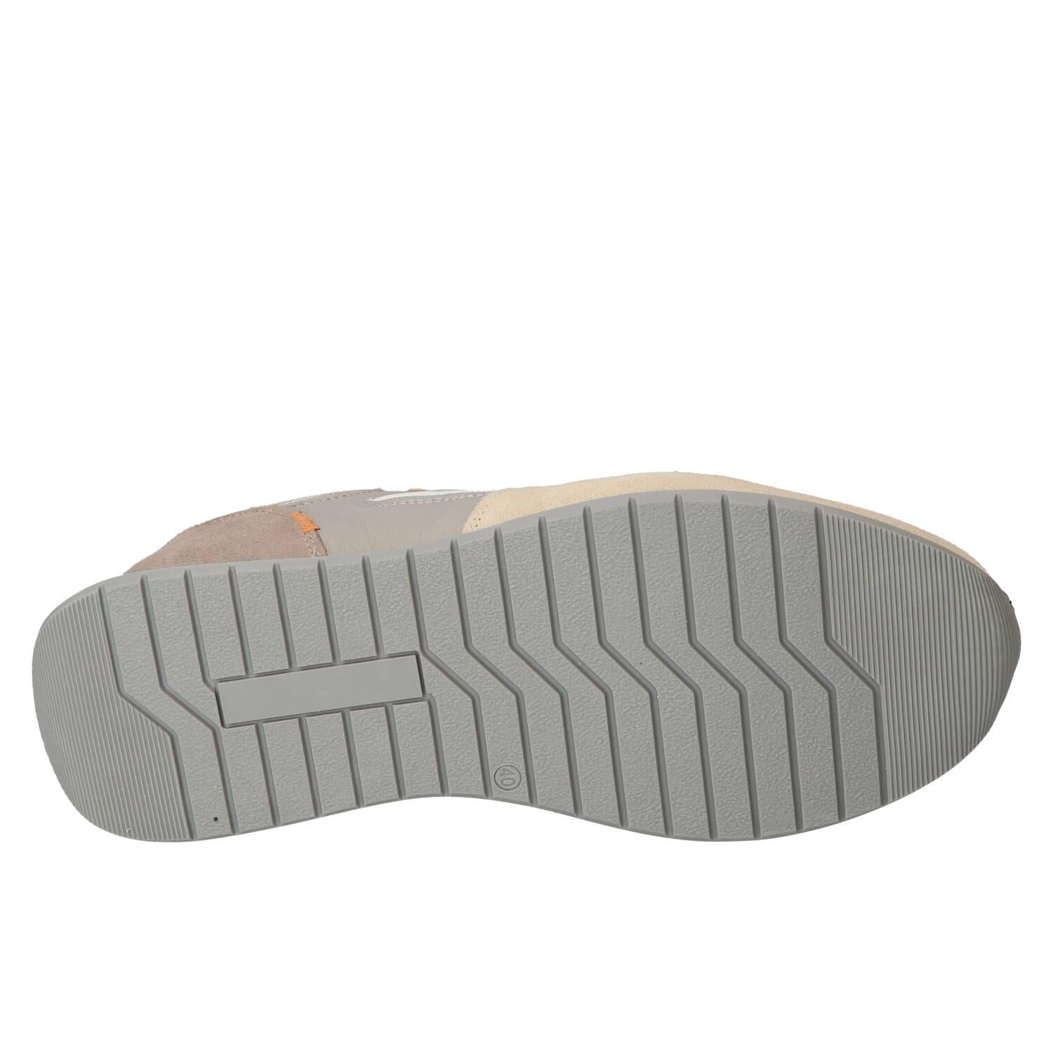 Baskets, beige clair