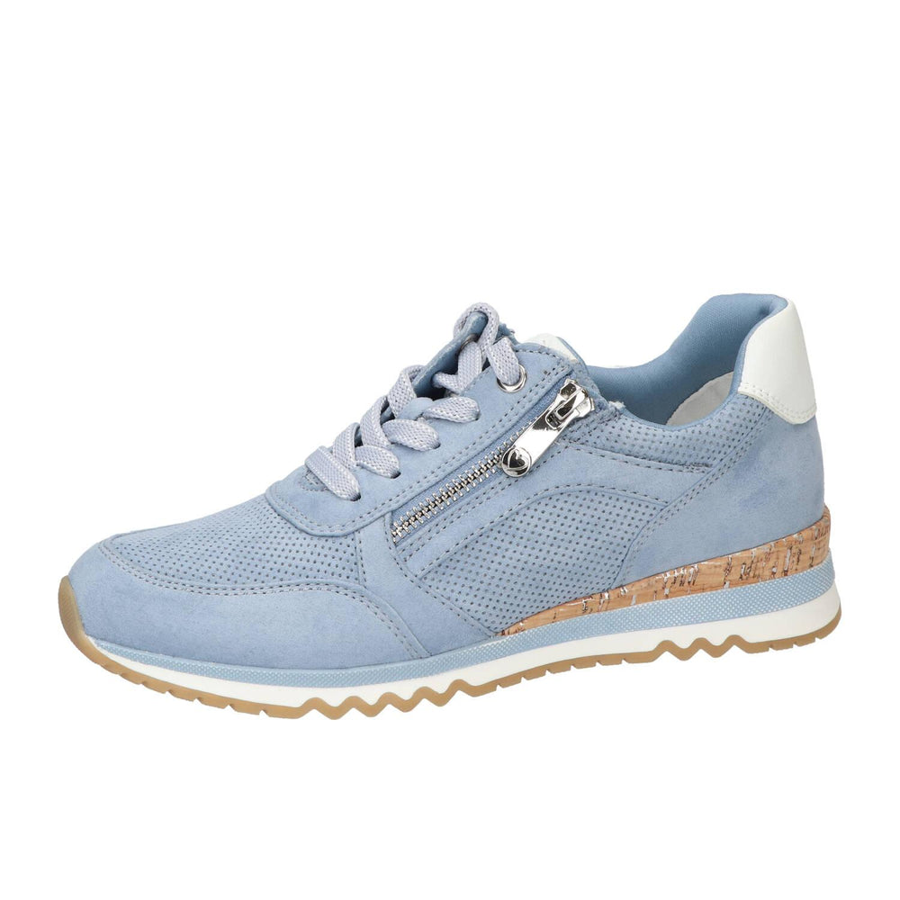 Baskets, bleu clair