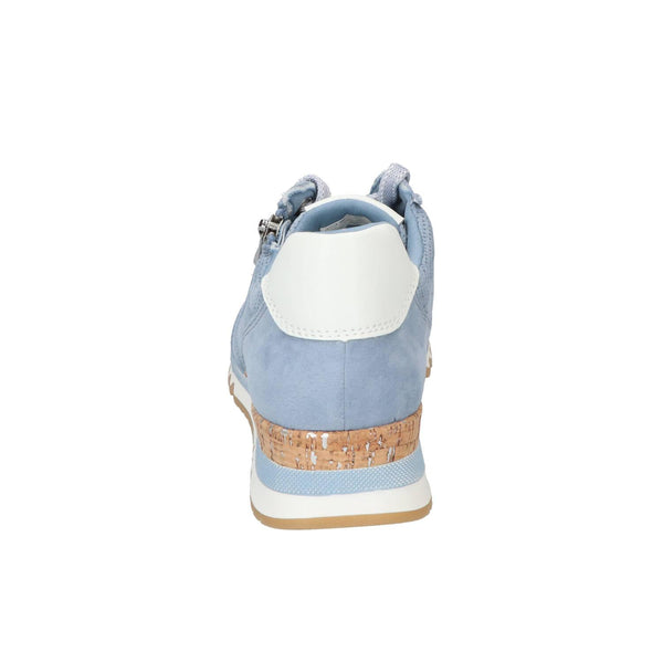 Baskets, bleu clair