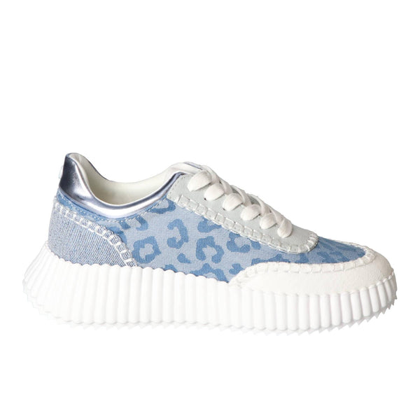 Baskets, bleu clair