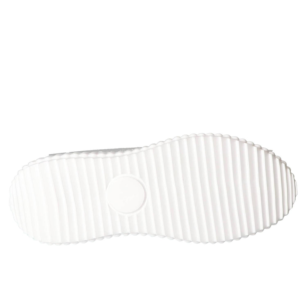 Baskets, bleu clair