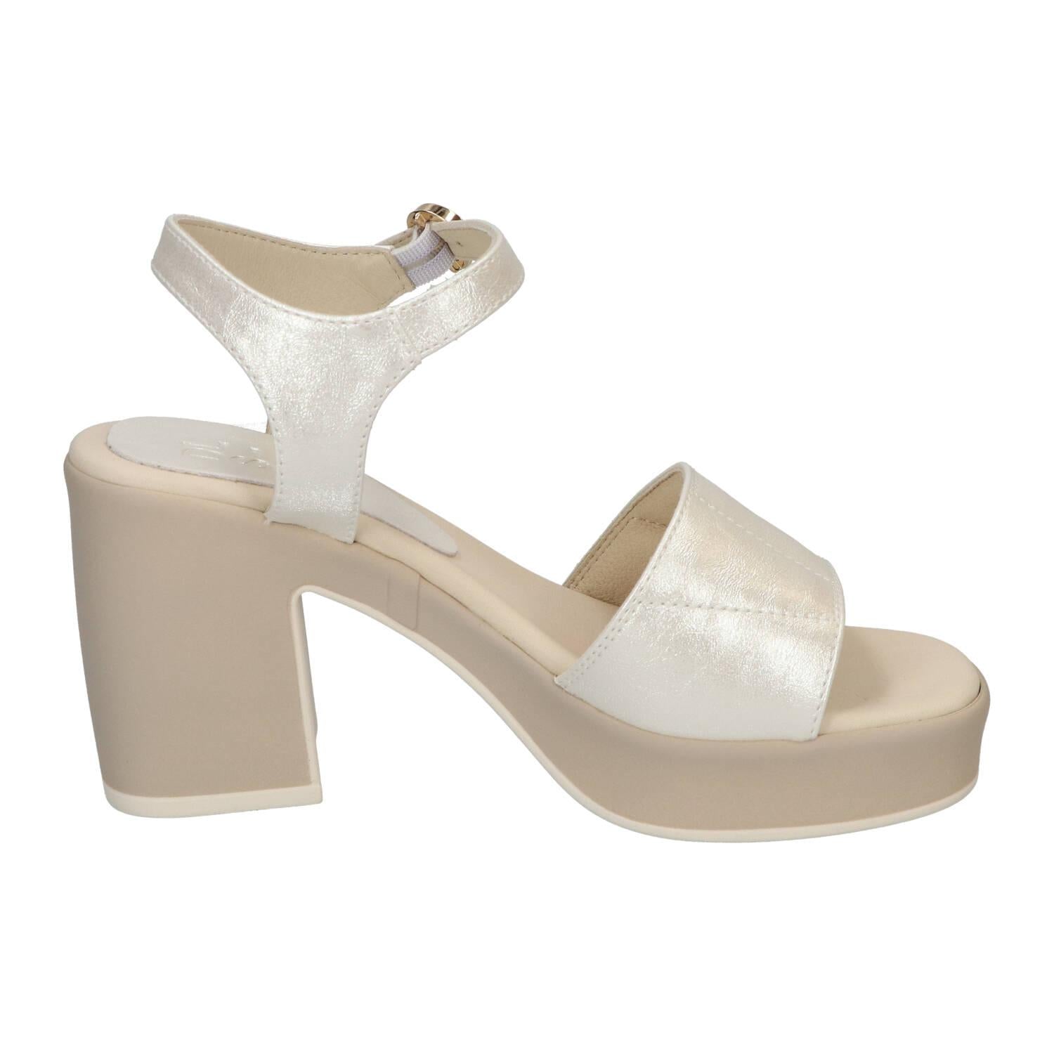 Sandalen, Wit