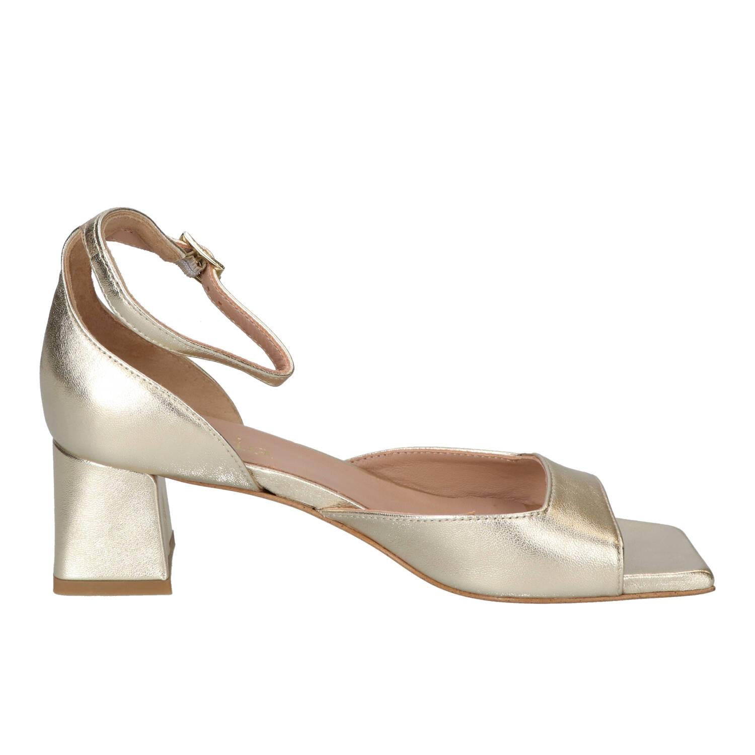 Sandalen, Goud