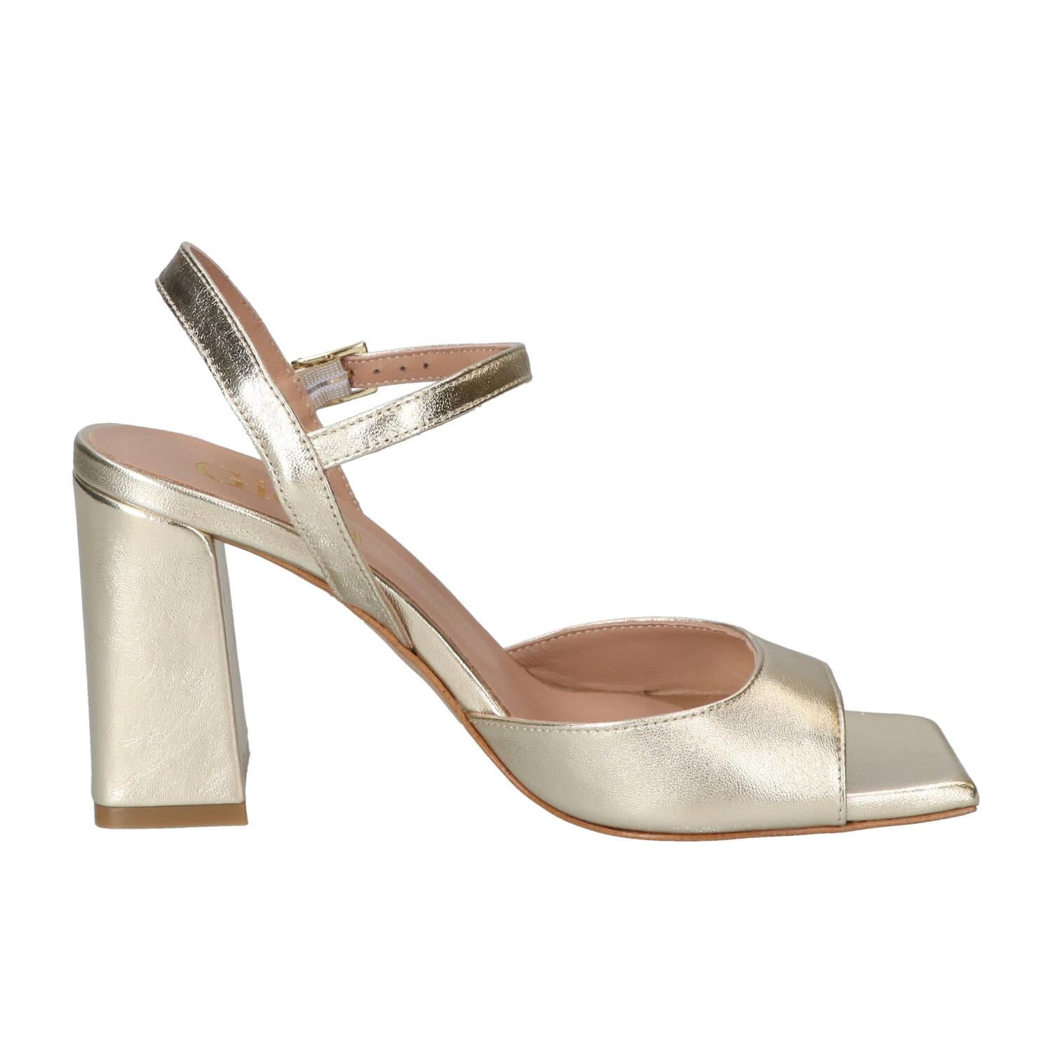 Sandalen, Goud