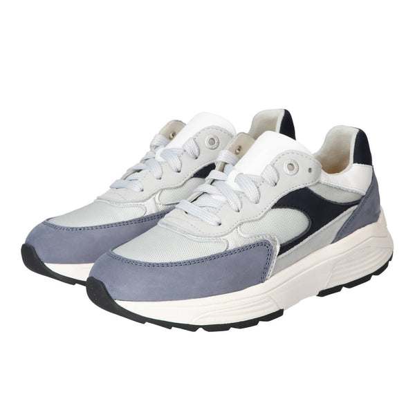 Baskets, bleu clair