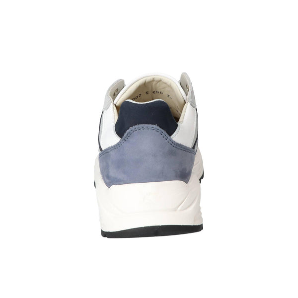 Baskets, bleu clair