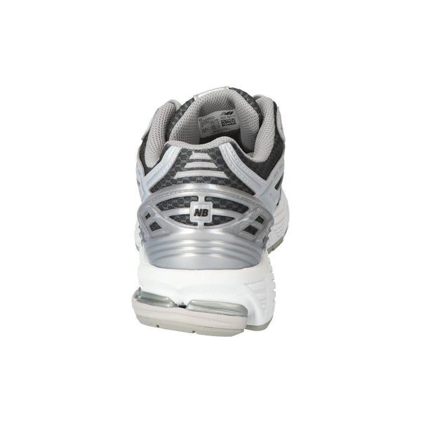 Baskets, gris
