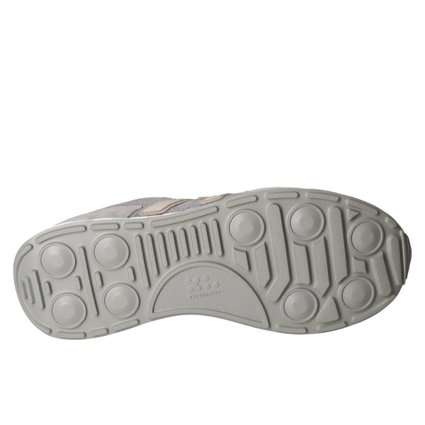 Baskets, gris clair