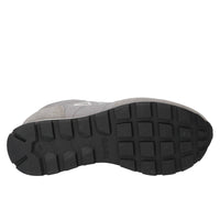 Baskets, gris clair