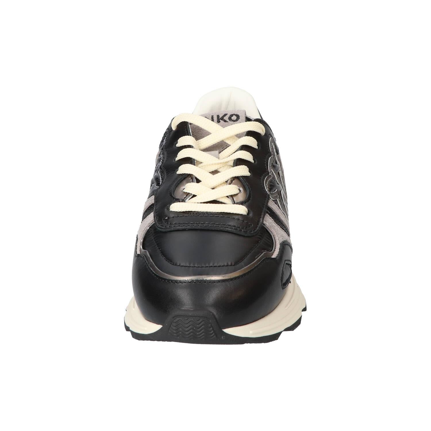 Sneakers, Zwart