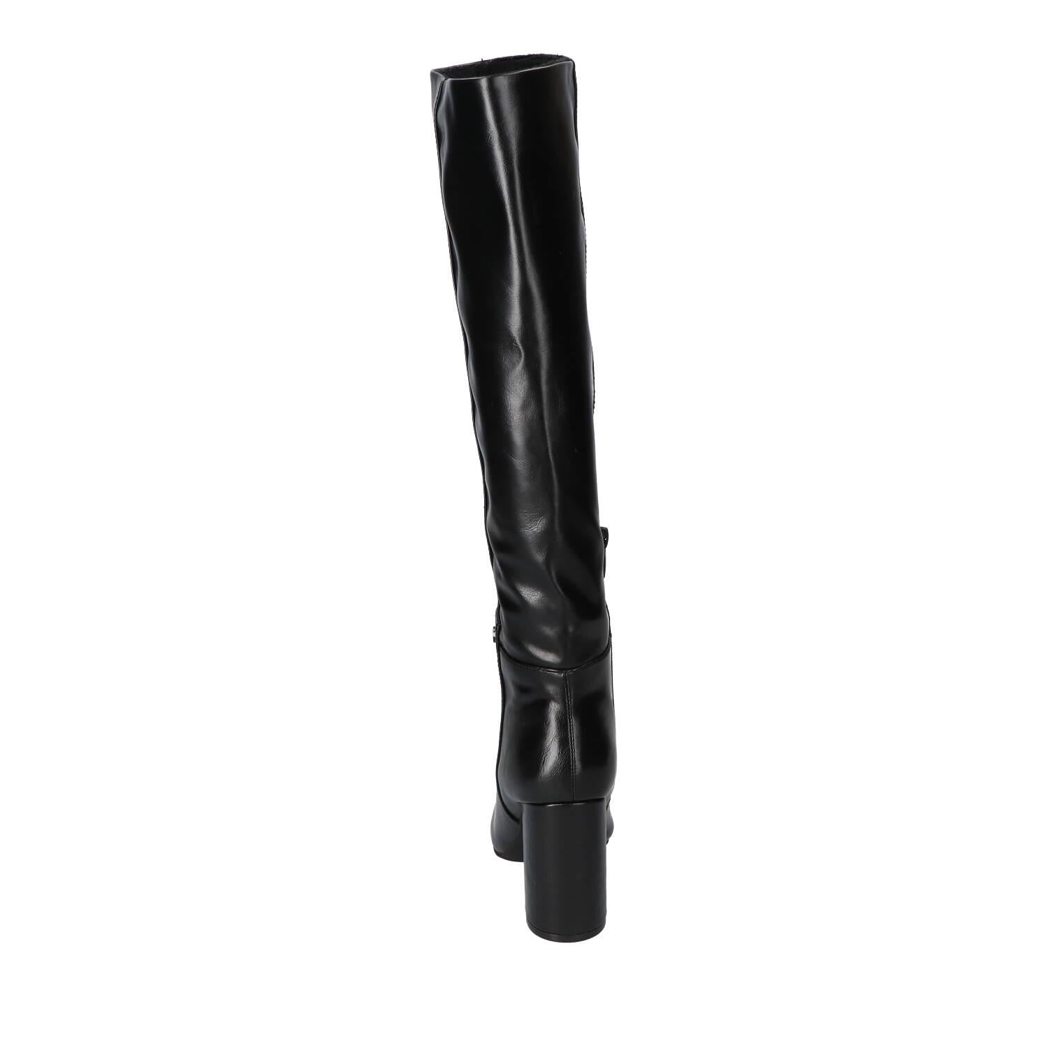 Laarzen, Zwart