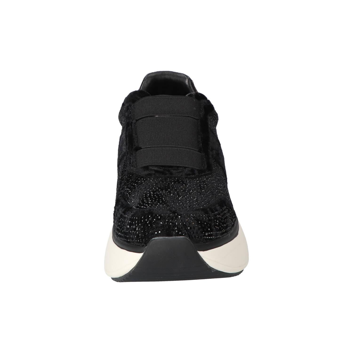 Sneakers, Zwart