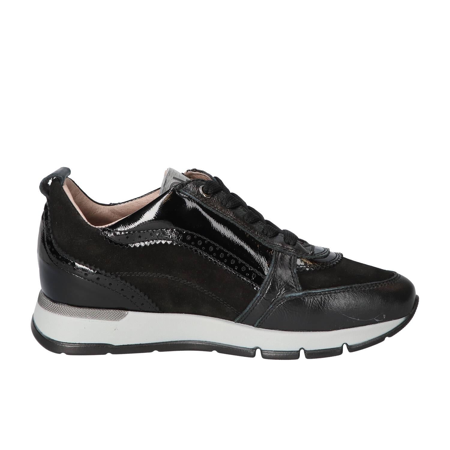 Sneakers, Zwart